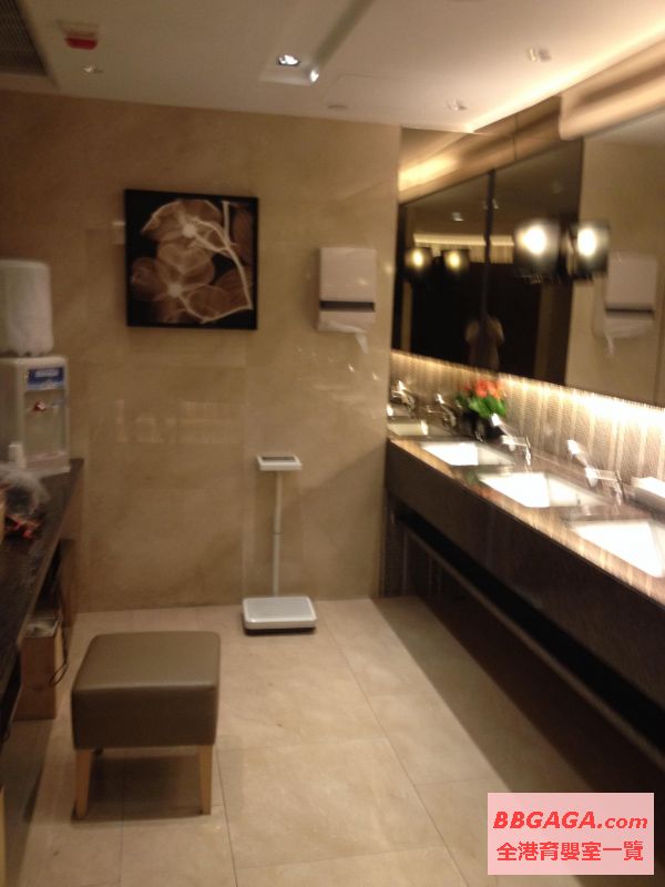 洗手盆, 抺手紙, 飲水機